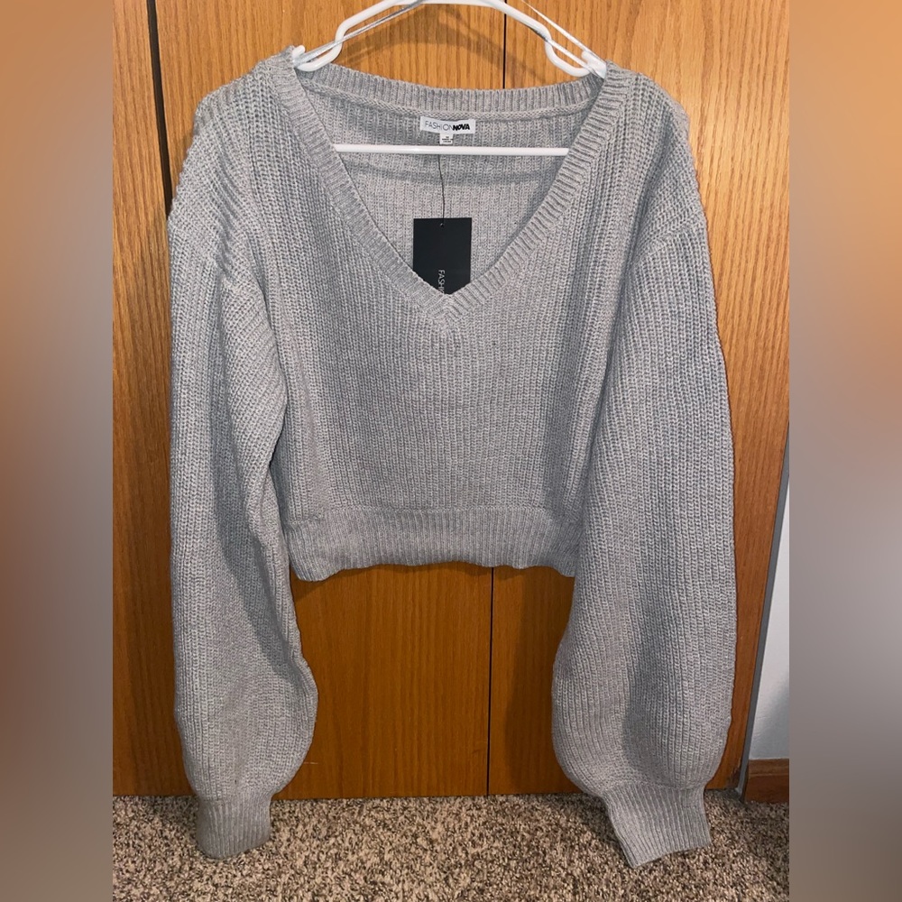 Fashion Nova Cropped Knit Sweater! Size medium